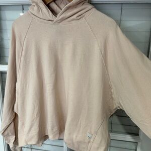 Vuori Women's Hoodie in Pale Pino
